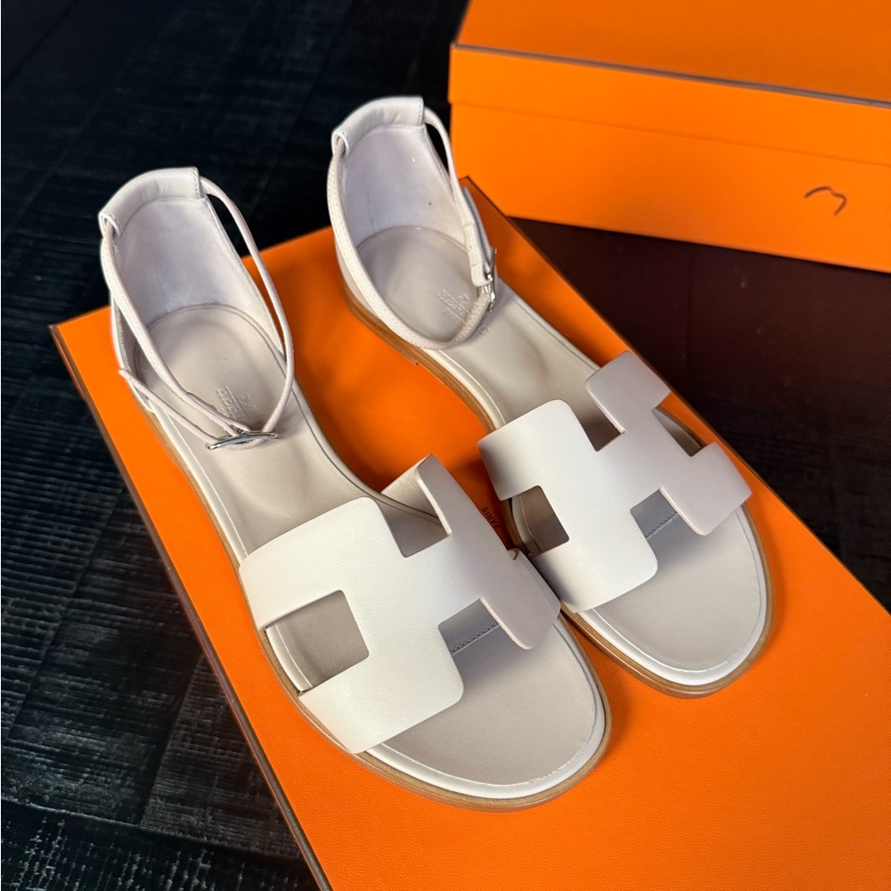 Hermes Santorini sandal cream